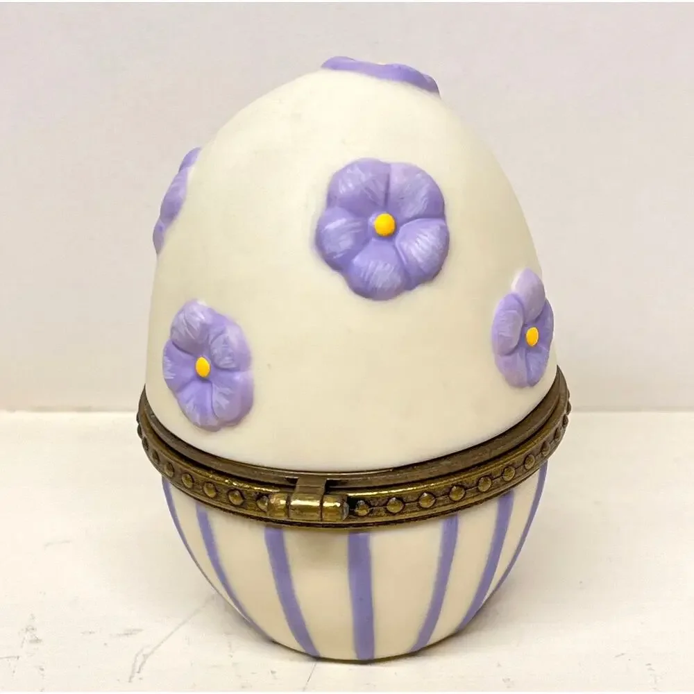 Department 56 Snowbunnies Sweet Violet Hinged Egg Box